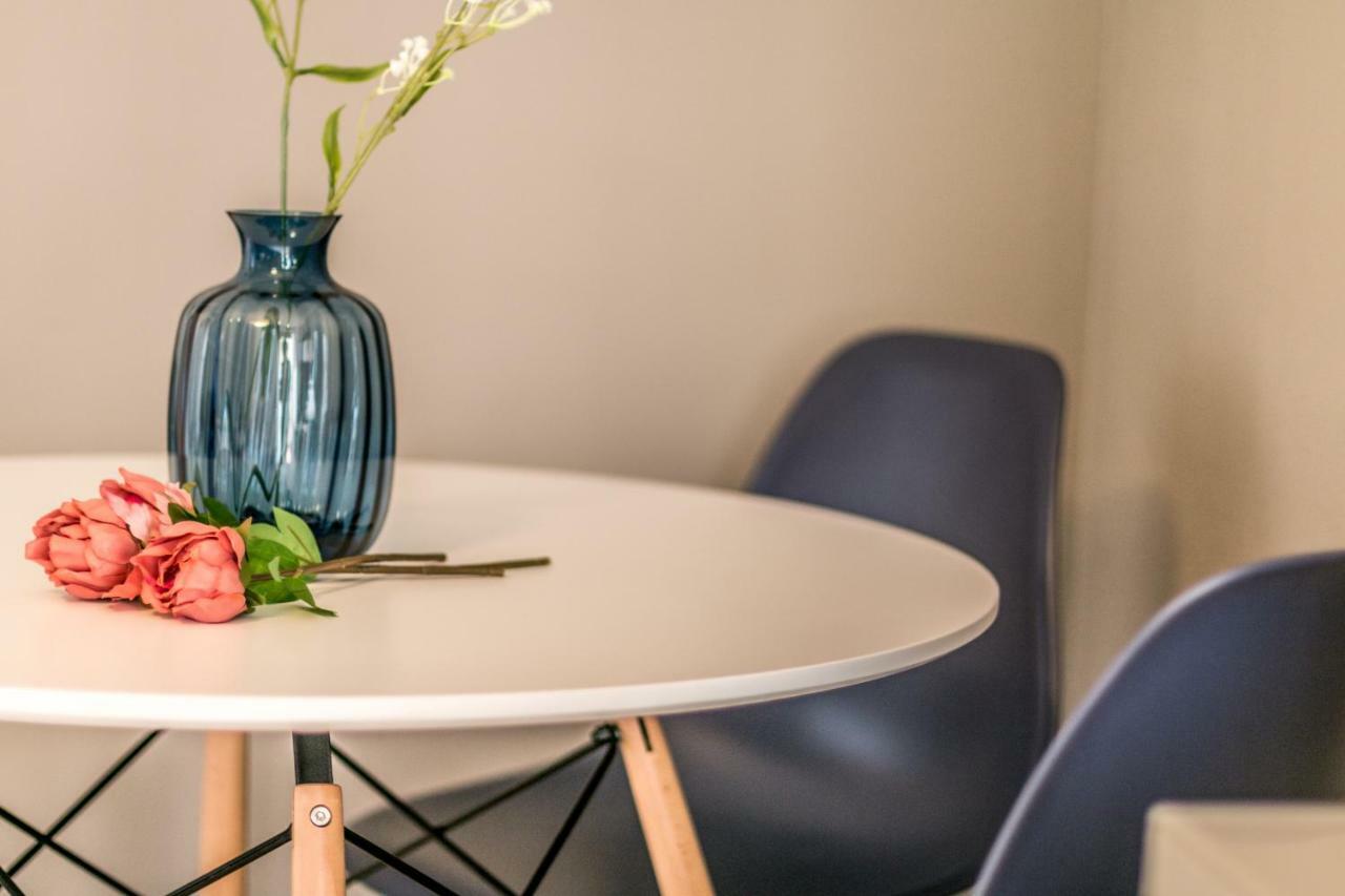 Joivy Modern 1-Bed Flat With Balcony In Portello ミラノ エクステリア 写真